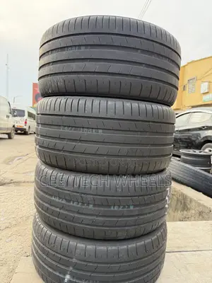 Durable Straight Lines Tyres Toyo Made in Japan