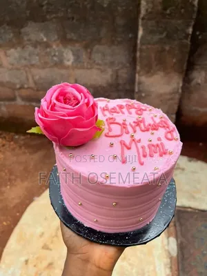 I Sell Affordable Cakes (Any Size of Choice)