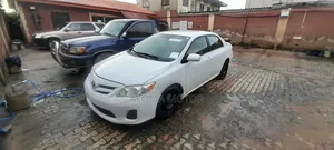 Toyota Corolla 2011 Off white