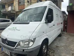 Mercedes-Benz 814D 1998 White