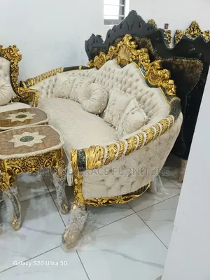 Kings Royal Sofa by 7seaters