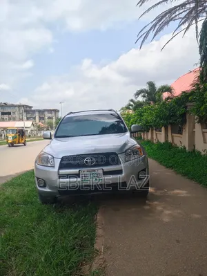 Toyota RAV4 2010 Silver