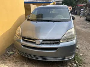 Toyota Sienna XLE Limited 2005 Blue