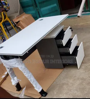 Premium Office Table