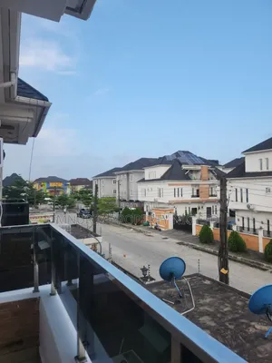 4bdrm Duplex in Chevron for sale