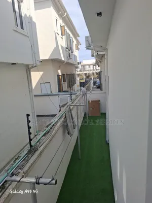 Powerful Intrusion-Deterrent Electric Perimeter Fence