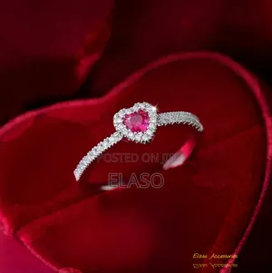 Luxurious Cubic Synthetic Zirconia Ring