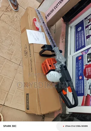 Hedge Trimmer Features