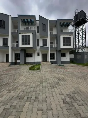 5bdrm Townhouse/Terrace in Wuse for sale