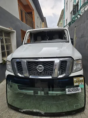 Nissan Nv3500 Windscreen Glass Available Installed at Chimatex