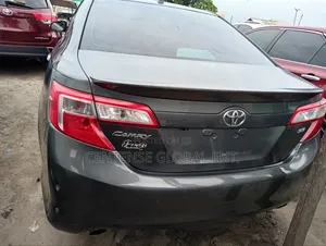 Toyota Camry SE 4dr Sedan (3.5L 6cyl 6A) 2014 Gray