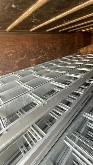 300x100 Hot Dip Cable Ladder