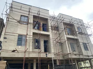 2bdrm Block of Flats in Surulere for sale