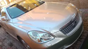 Lexus SC 430 2010 Gold