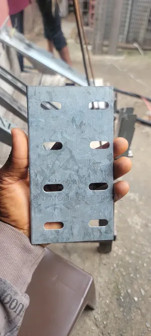 Side Connector For Cable Ladder