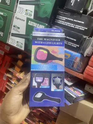 Magnifying Glass With Light