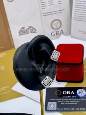 VSS Moissanite Diamond Unisex Earring