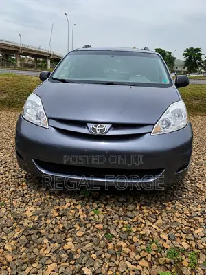 Toyota Sienna 2010 Blue