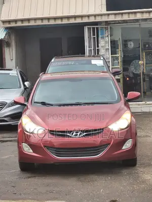 Hyundai Elantra 2012 Red