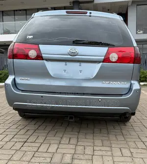 Toyota Sienna XLE 2005 Blue