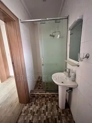 4bdrm Duplex in Idu Industrial for sale