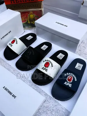 Quality Original a Bathing Ape Leather Unisex Slide Black and White
