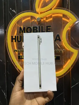 New Apple iPhone Air 256 GB Gold