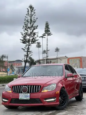 Mercedes-Benz C300 2012 Red