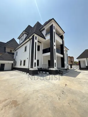 6bdrm Duplex in Dakwo District for sale