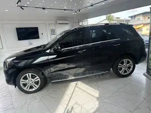 Mercedes-Benz M Class ML350 4MATIC 4dr SUV AWD (3.5L 6cyl 7A) 2015 Black 