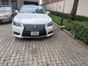 Lexus LS 2013 White