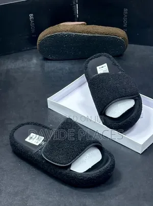Quality Original Season 7 Unisex Slide Black