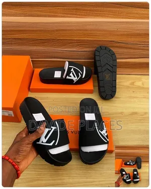 Quality Original Louis Vuitton Leather Unisex Slide Black
