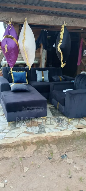 A Set of L Chair