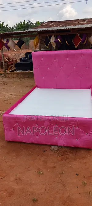 Pick Bed Stand