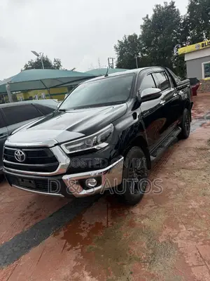Toyota Hilux 2024 Black