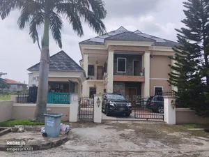 6bdrm Mansion in Cooperative Villa, Badore for sale