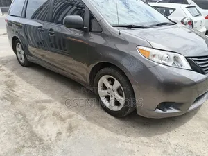 Toyota Sienna 2011 Gray