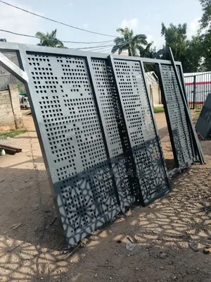 Rolling Strong Gate