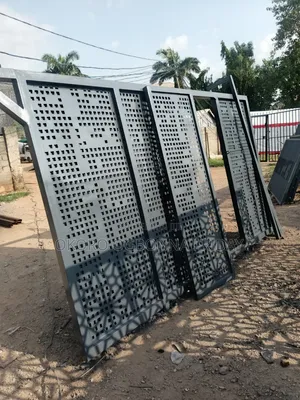 Rolling Strong Gate