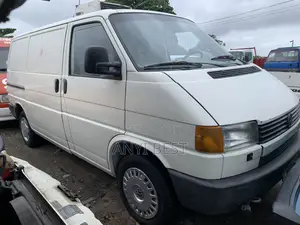 Volkswagen Transporter 2005 White