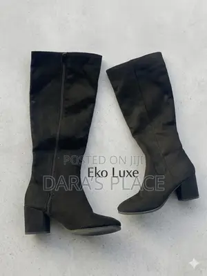 A Boohoo Faux Suede Low Block Pull-on Knee-High Boots