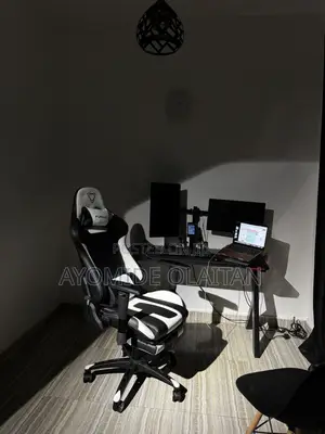 Furgle Gaming Chair and Table