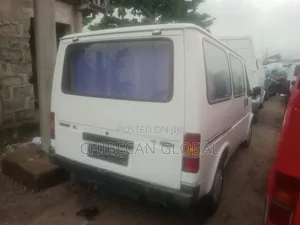 Ford Transit 2000 White