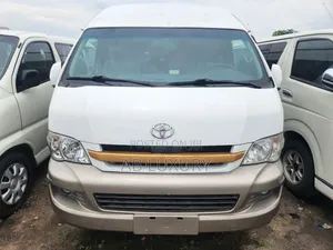 Toyota HiAce 2018 White