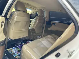 Toyota Avalon Limited 4dr Sedan (3.5L 6cyl 6A) 2014 White
