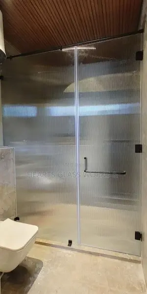 Elegant Plain Fluted Glass Partition for Shower Cubicle