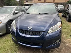 Toyota Matrix Hatchback FWD (1.8L 4cyl 5M) 2010 Blue