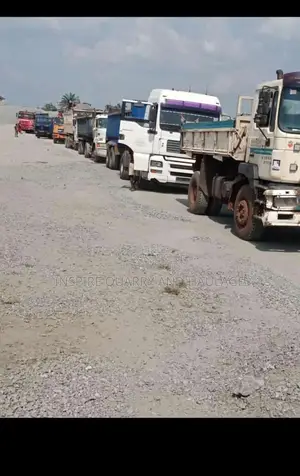 Full Load 30 Tons Granite Chippings