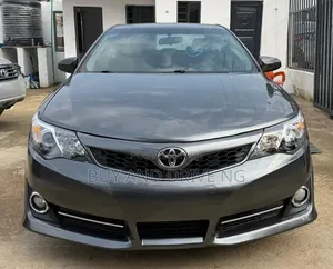 Toyota Camry SE Sport 4dr Sedan (2.5L 4cyl 6A) 2014 Gray
